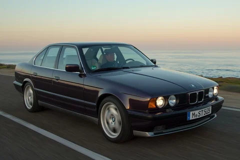 BMW 5-Series M5 1989 view 12