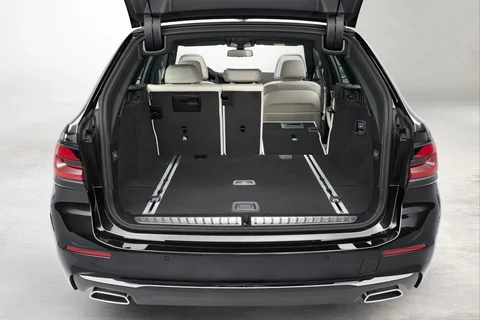 BMW 5er 520d Touring 2020 view 10