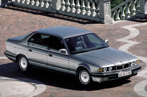 BMW Serie 7 735iL 1987 view 2