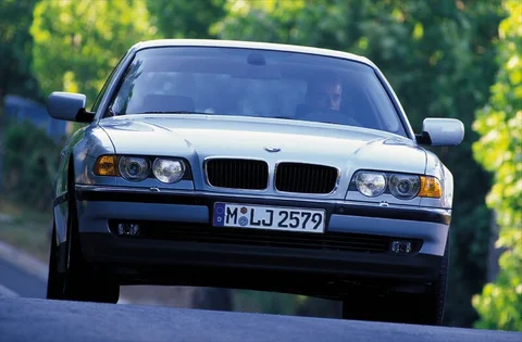 BMW 7-Series 740i Executive 1998 view 3