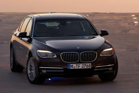 BMW 7-Series 750i High Executive 2012 view 2