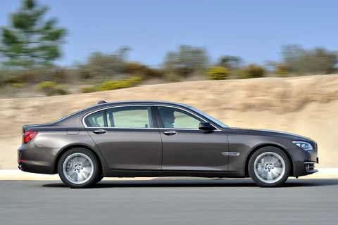BMW 7-Series 750i High Executive 2012 view 3