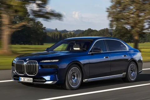 BMW 7er 750e xDrive 2022 view 11