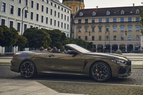 BMW 8er 840i Cabrio 2022 view 7
