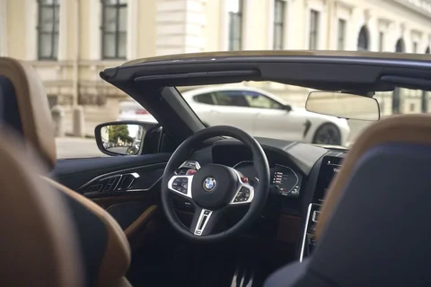 BMW 8er 840i Cabrio 2022 view 10