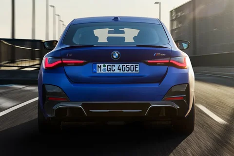 BMW i4 eDrive35 2022 view 7