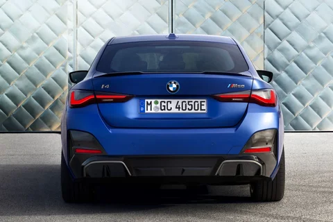 BMW i4 eDrive35 2022 view 10