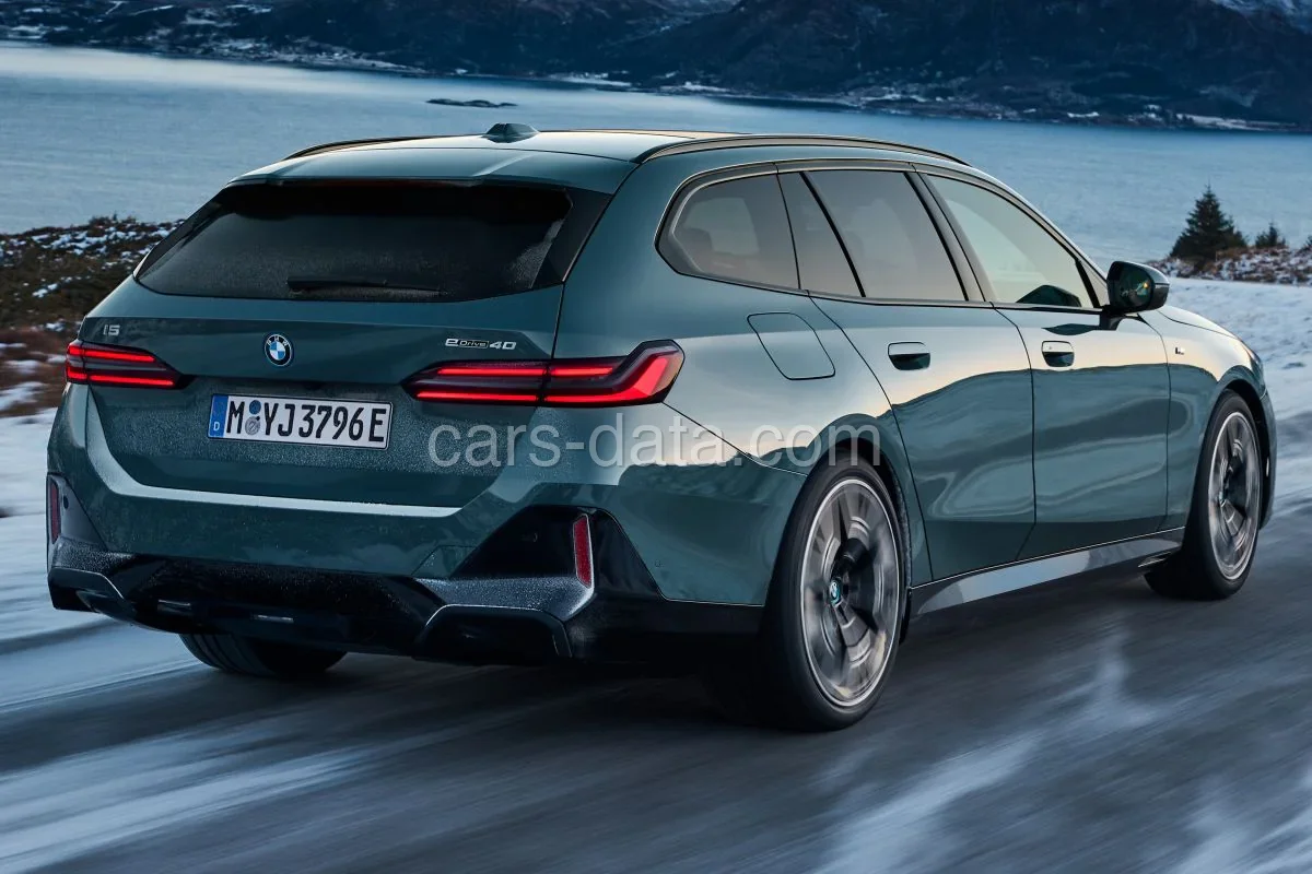 BMW i5 eDrive40 M Sport Pro Edition Touring 2026 break vedere frontală