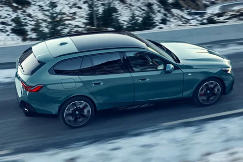 BMW i5 eDrive40 Touring 2025 view 8