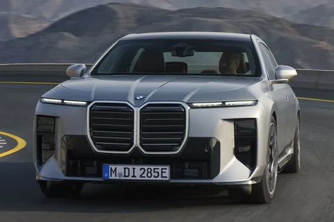 BMW i7 M70 xDrive 2026 σεντάν όψη 7