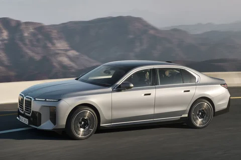 BMW i7 M70 xDrive 2026 σεντάν όψη 6