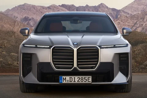 BMW i7 M70 xDrive 2026 σεντάν όψη 12