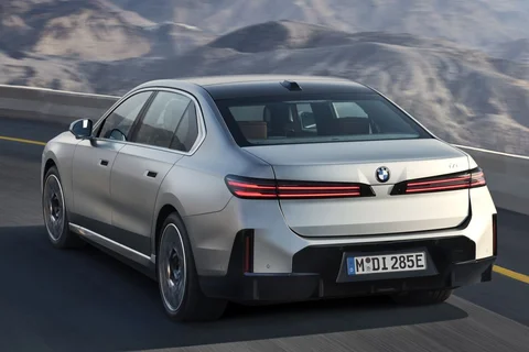 BMW i7 M70 xDrive 2026 σεντάν όψη 5