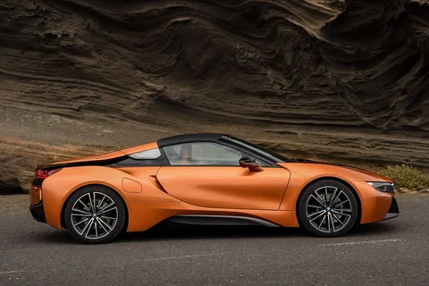 BMW i8 Roadster 2018 view 3