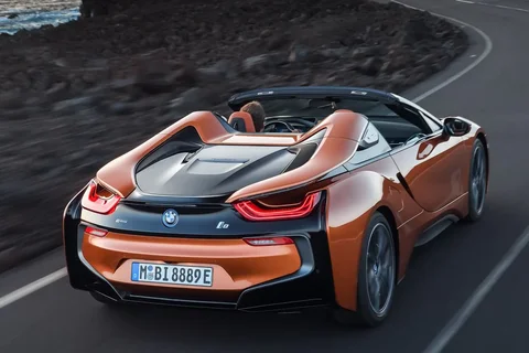 BMW i8 Roadster 2018 view 4