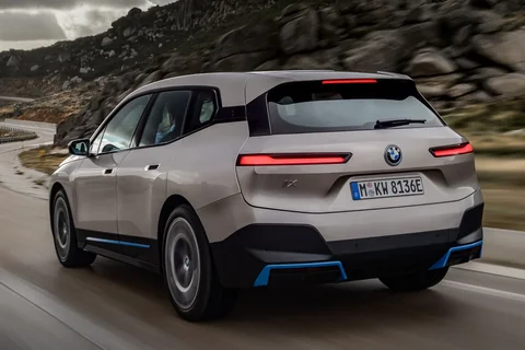BMW iX xDrive40 Excellence 2022 view 1