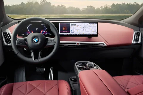 BMW iX M70 2025 view 3