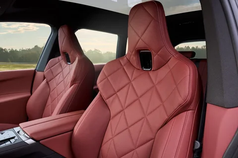 BMW iX M70 2025 view 6