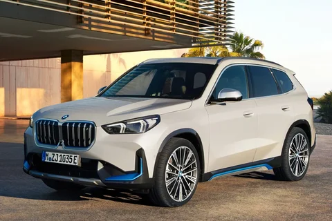 BMW iX1 xDrive30 2022 view 11