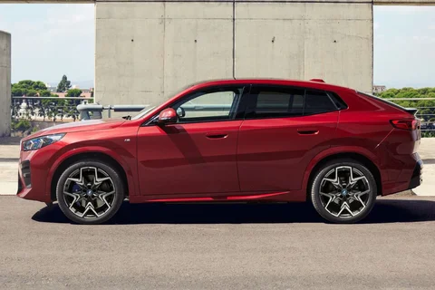 BMW iX2 eDrive20 2026 view 2