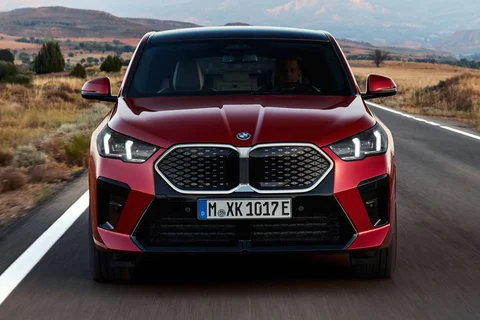 BMW iX2 eDrive20 2026 view 7