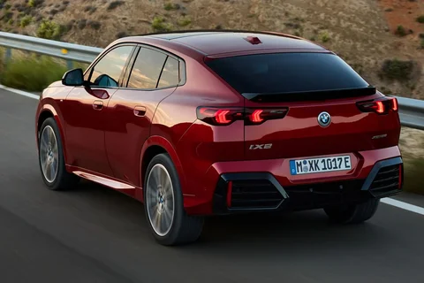 BMW iX2 eDrive20 2026 view 8