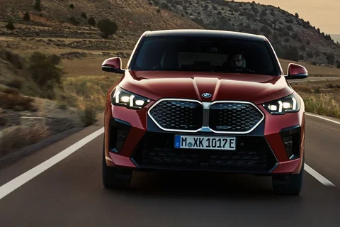 BMW iX2 eDrive20 2026 view 9