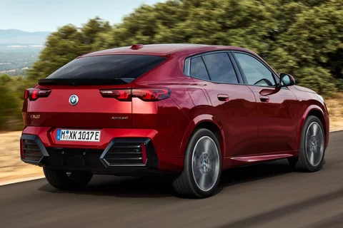 BMW iX2 eDrive20 2026 view 12