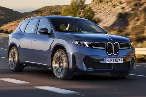 BMW iX3 50 xDrive 2025 view 4