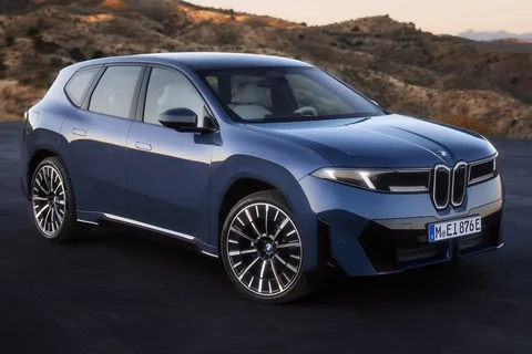 BMW iX3 50 xDrive 2025 view 8