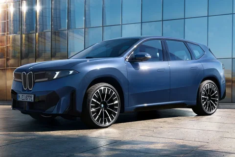 BMW iX3 50 xDrive 2025 view 9