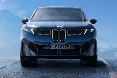 BMW iX3 50 xDrive 2025 view 10