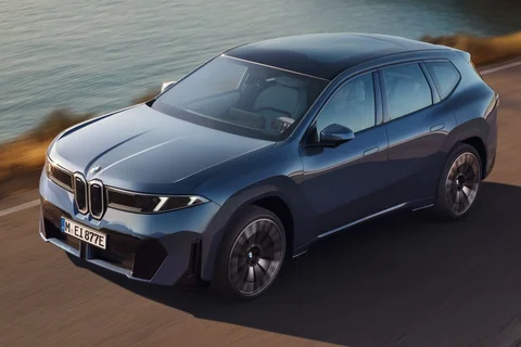 BMW iX3 50 xDrive 2025 view 12