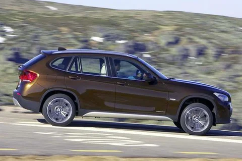 BMW X1 xDrive20i 2011 view 3