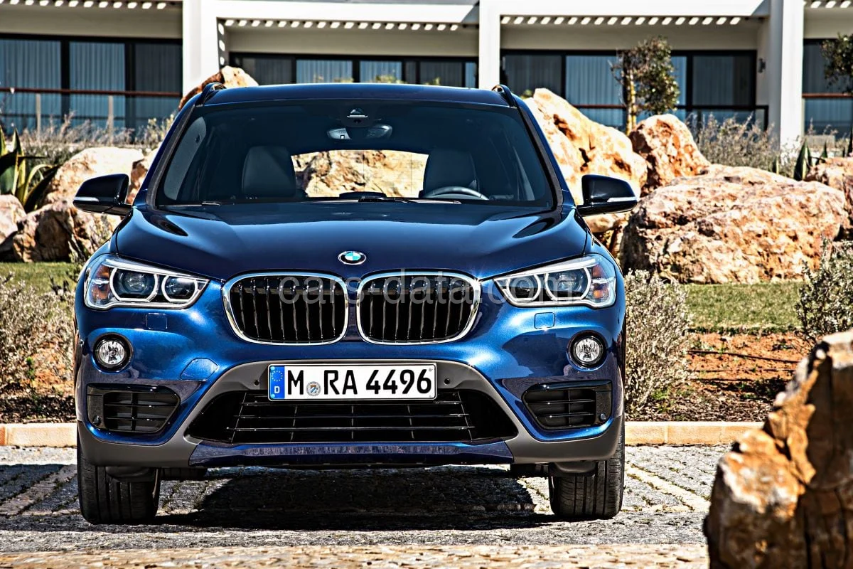 BMW X1 xDrive18d 2015 front view