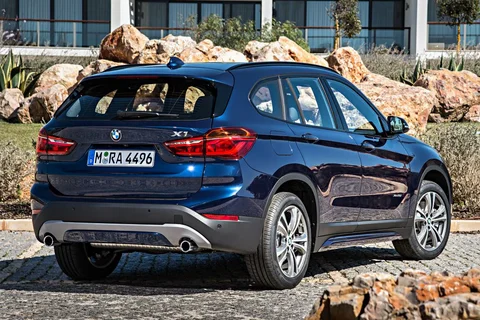 BMW X1 xDrive18d 2015 view 2