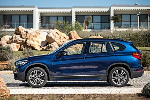 BMW X1 xDrive18d 2015 view 3