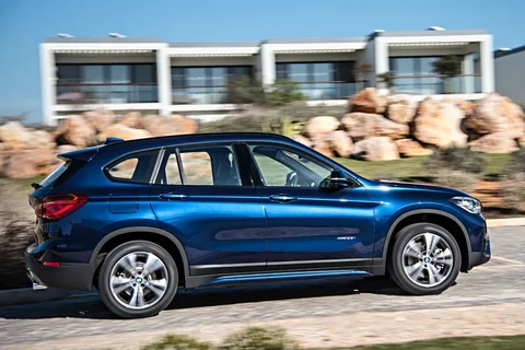 BMW X1 xDrive18d 2015 view 12