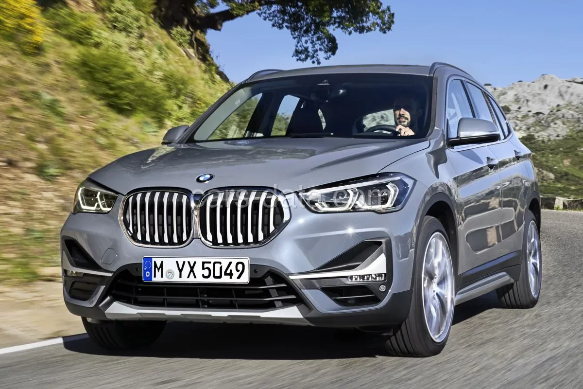 BMW X1 sDrive18i 2021 front view
