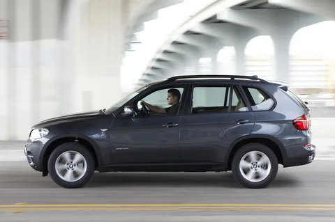 BMW X5 xDrive30d Executive 2010 view 2