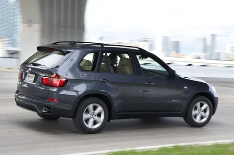 BMW X5 xDrive30d Executive 2010 view 3