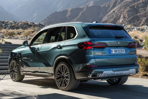 BMW X5 xDrive40d 2023 view 2