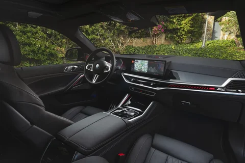 BMW X6 xDrive40i 2023 view 2