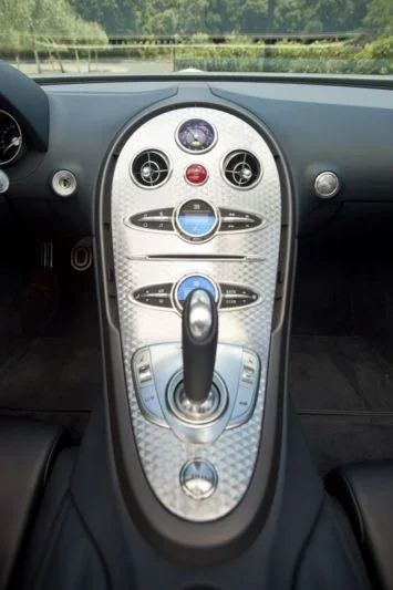 Bugatti Veyron Grand Sport 2009 view 12