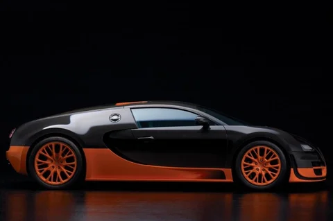 Bugatti Veyron Super Sport 2010 view 2