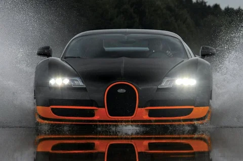 Bugatti Veyron Super Sport 2010 view 9