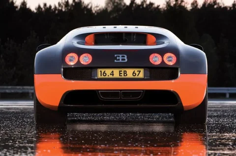 Bugatti Veyron Super Sport 2010 view 11