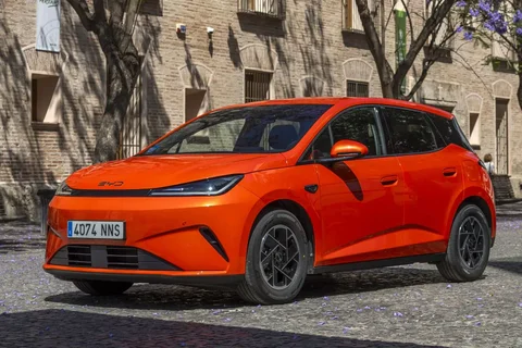 BYD Dolphin G Boost 2026 ferdehátú nézet 9
