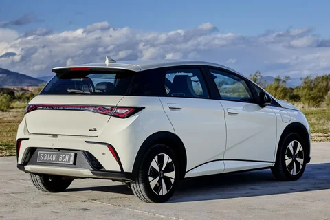 BYD Dolphin Comfort 2023 view 4