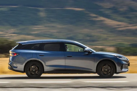 BYD Seal 6 Touring DM-i Comfort Lite 2025 комби изглед 3